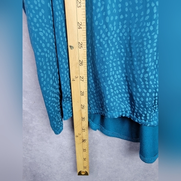 Lane Bryant  Teal Dot Mix Media Split Neck Top Size 18/20 - Picture 10 of 12